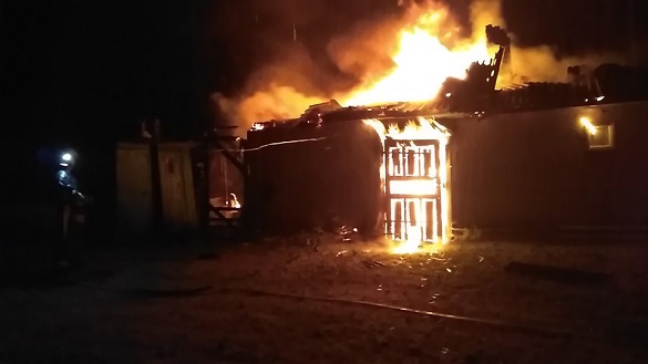 На Черкащині розряд блискавки спричинив пожежу