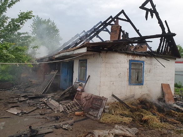На Черкащині через блискавку сталося дві пожежі