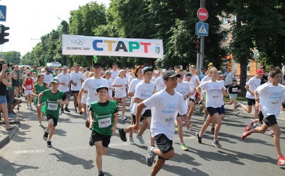 У Черкасах учасники Олімпійського дня пробігли 10 км (ФОТО)