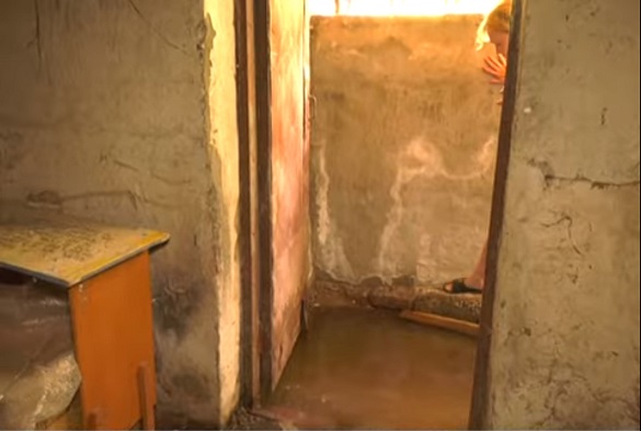 Підвал черкаського будинку затопило нечистотами (ВІДЕО)