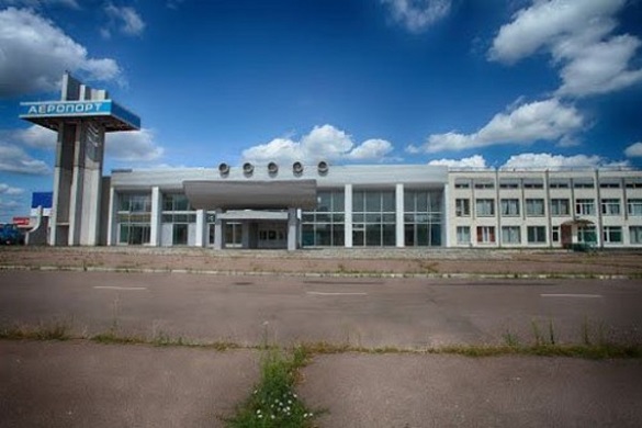 Відновлювальні роботи розпочалися у Черкаському аеропорту (ВІДЕО)