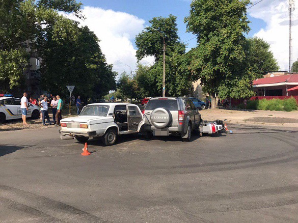 У Черкасах зіткнулися дві автівки та моторолер: є постраждалі (ФОТО)