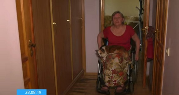 Сусіди живим щитом боронили черкащанку з інвалідністю від співвласників квартири (ВІДЕО)