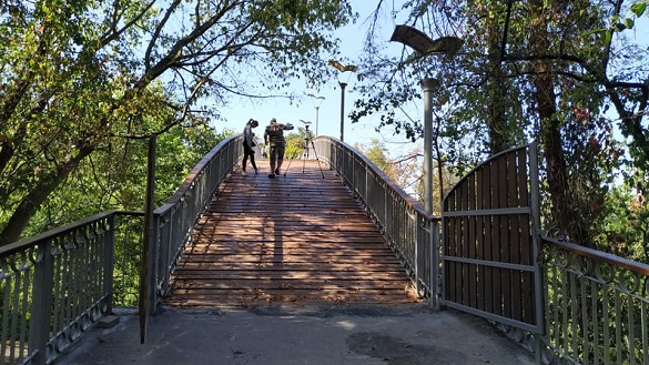 Міст кохання у Черкасах уже відкрито після реконструкції (ФОТО)