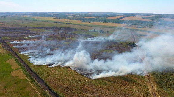 На Черкащині два дні поспіль гасили масштабну пожежу (ФОТО)