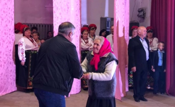 З піснями, подарунками та смачною кашею: як Боровиця відзначала День села