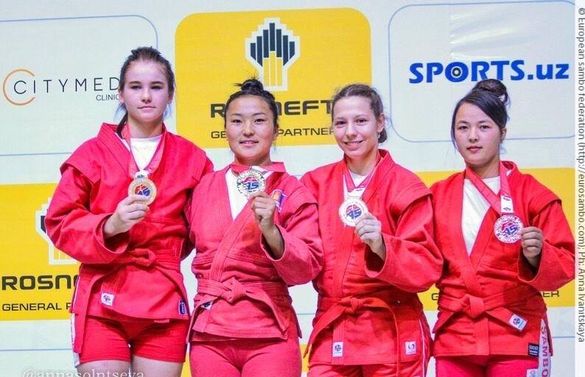 Більше 40 країн: черкащанка стала срібною призеркою чемпіонату світу з боротьби самбо