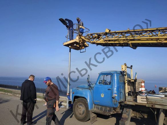 Комунальники провели реконструкцію освітлення на черкаській набережній (ФОТО)