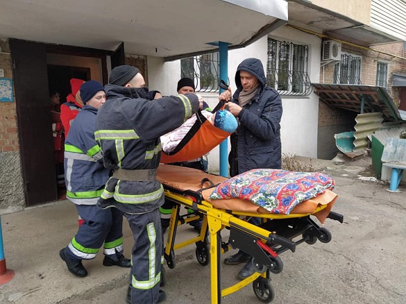Рятувальники допомогли черкащанці дістатися до лікарні (ФОТО)