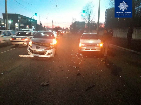 Через порушення правил дорожнього руху в Черкасах сталася ДТП (ФОТО)