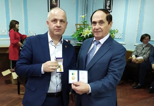 Професора черкаського вишу нагородили медаллю імені Івана Огієнка