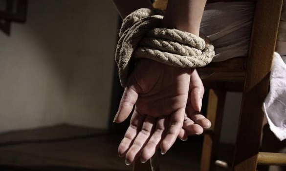 Зв'язав мотузкою та скотчем: майбутній поліцейський на Черкащині згвалтував школярку (ВІДЕО)