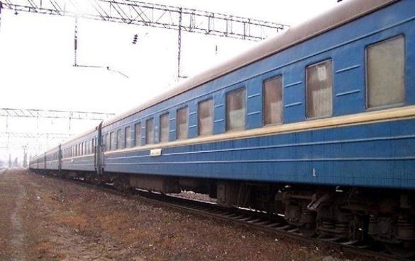 Три години під дощем: понад десятка потягів затримались через неправдиве замінування на Черкащині