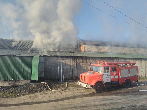 Склад із вугіллям загорівся на Черкащині (ФОТО)