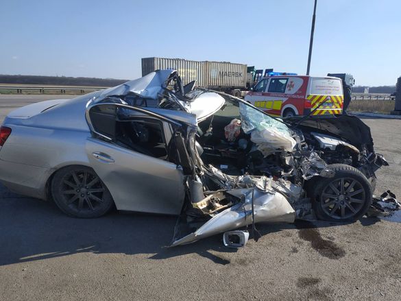 Розбитий вщент Lexus: на Черкащині сталась ДТП