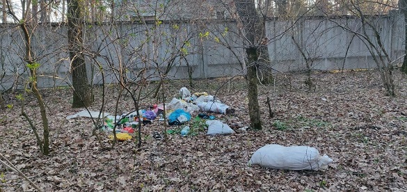 Один із районів міста черкасці перетворили на смітник (ФОТО)