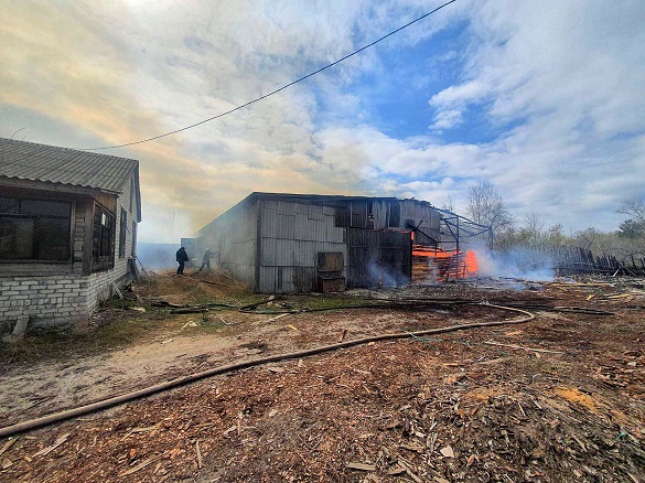 Пожежа в господарчій споруді сталася на Черкащині (ВІДЕО)