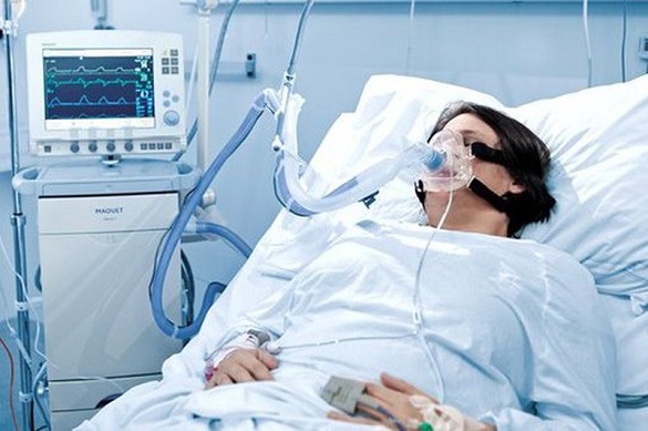Одного пацієнта у Черкасах підключили до апарату штучної вентиляції легень