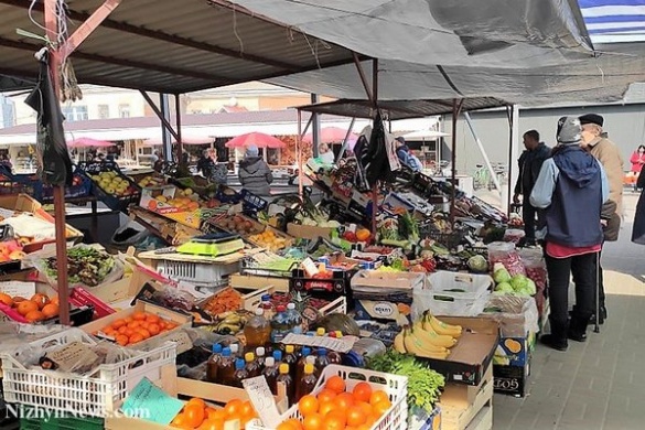 Уряд відкриває продовольчі ринки в Україні