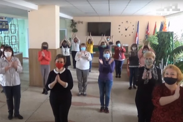 Учителі з Черкаської області виклали в мережу відеоподяку батькам своїх учнів (ВІДЕО)