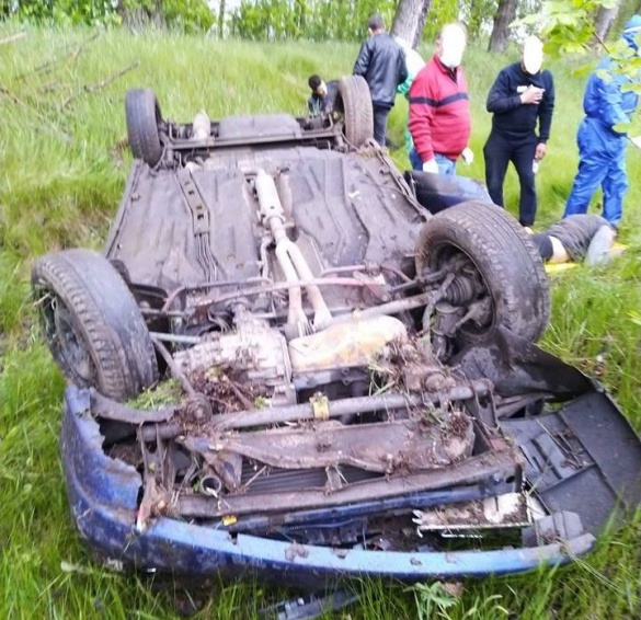 Четверо постраждалих та перевернута машина: на Черкащині сталася ДТП (ФОТО)