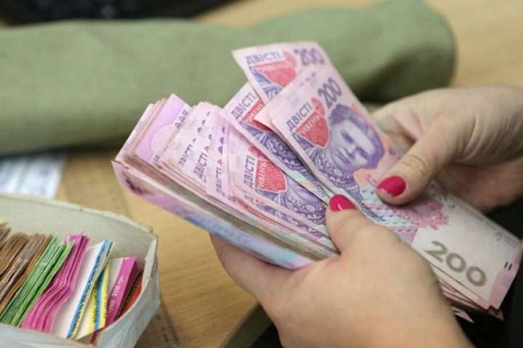 До кінця місяця черкаські пенсіонери мають отримати 1000 гривень надбавки