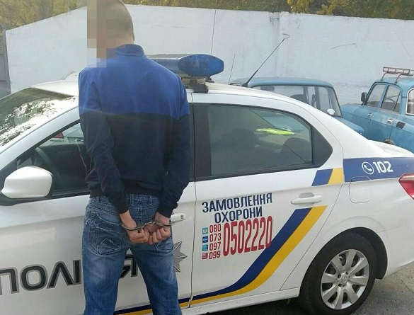 Чоловік на Черкащині напав на працівників супермаркету, а потім на медиків (ФОТО)
