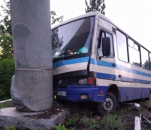 Автобус на Черкащині протаранив 