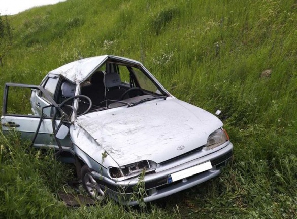 На Черкащині два автомобіля через ДТП опинилися у кюветі (ФОТО)