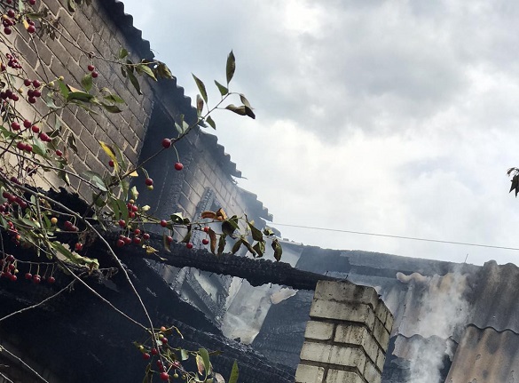 У будинку на Черкащині виникла пожежа (ФОТО)