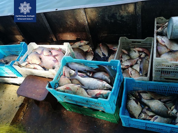 Промислові рибалки на Черкащині завдали шкоди на 450 тисяч гривень (ФОТО)