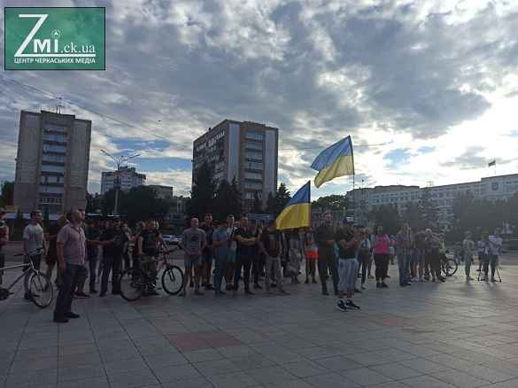 Вільний вибір: у Черкасах відбулася акція на підтримку білорусів (ФОТО)