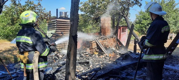 На Черкащині загорілася надвірна споруда (ФОТО)