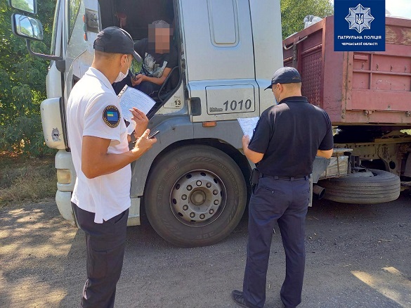 У Черкаській області обмежили рух транспорту, вага якого понад 24 тонни