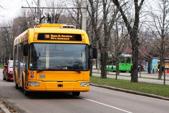 Cьогодні тролейбуси в Черкасах їздитимуть до півночі