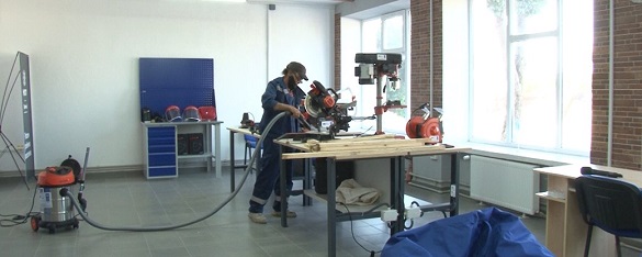 Швейна машинка, верстати та 3D-принтер: у селі на Черкащині працює 