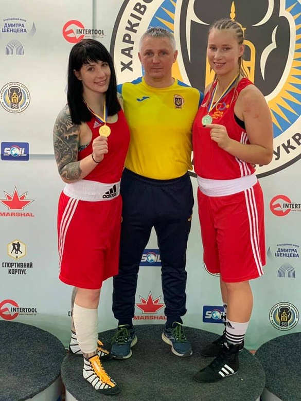 Черкаські боксерки отримали нагороди на Кубку України
