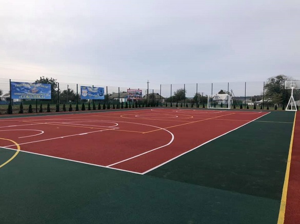 На Черкащині відкрили мультифункціональний спортивний майданчик