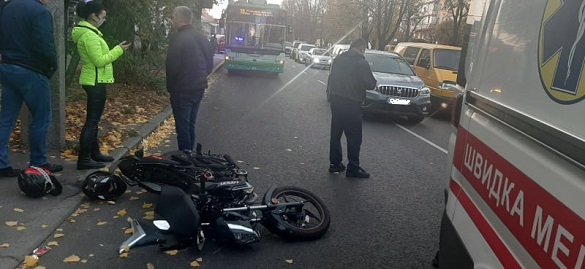 У Черкасах сталася аварія за участі мотоцикліста (ФОТО)