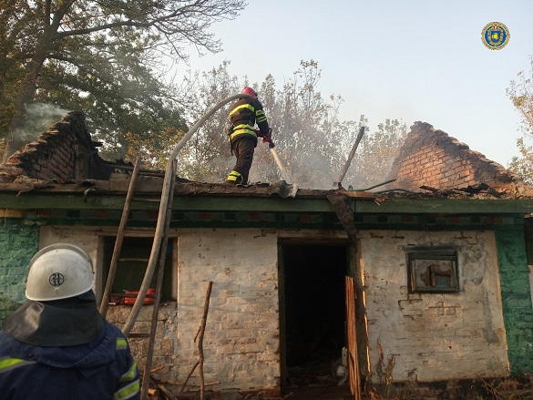 Через дитячі пустощі на Черкащині ледь не згорів будинок (ФОТО)