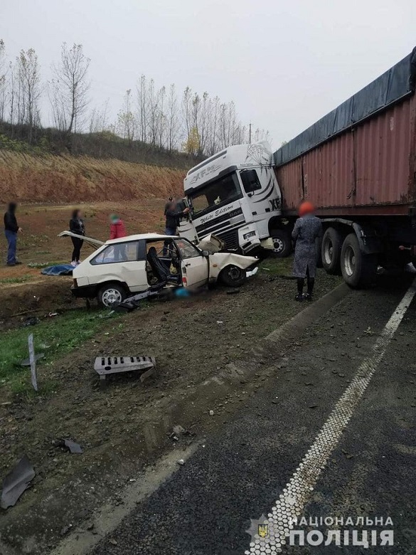 Черкаська поліція розслідує смертельну аварію за участі вантажівки