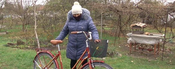 Нові замість старих: на Черкащині для працівників соцдопомоги купили велосипеди (ФОТО)