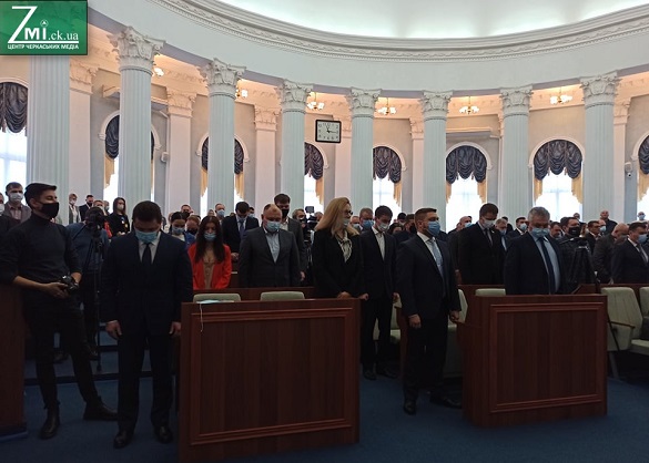 У Черкасах розпочалася перша сесія обласної ради