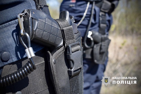 Пістолет, набої, порох та граната: на Черкащині в чоловіка знайшли боєприпаси