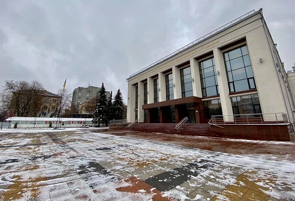 Потрібно ще 25 мільйонів гривень: Черкаський драмтеатр не відкривають після реконструкції