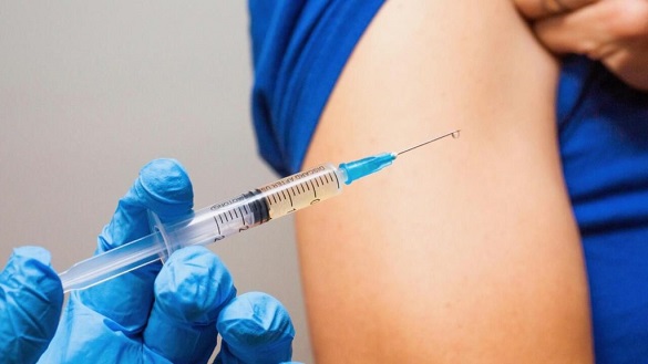 Депутатів просять перевірити, чи медиків в Черкасах вакцинують добровільно