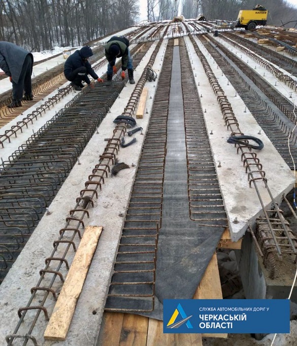 На Черкащині реконструюють шляхопровід через залізничну колію