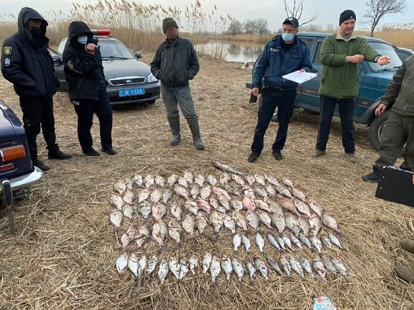 У Черкаській області затримали браконьєрів, які наловили риби на майже 30 тисяч гривень (ФОТО)