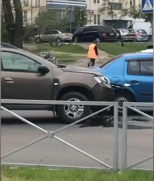 На перехресті зіштовхнулись два автомобілі в Черкасах (ФОТО)