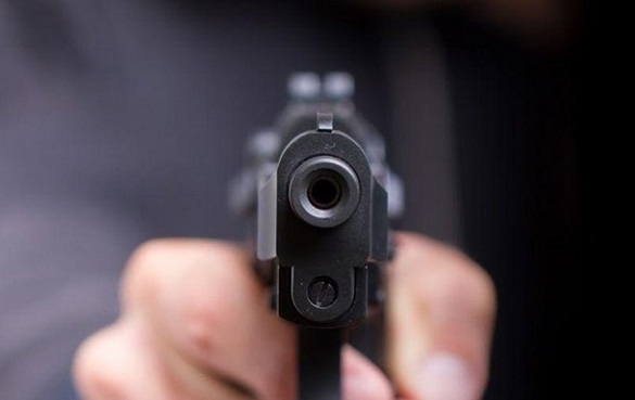 Чоловіка, який стріляв по людях біля магазину в Черкасах, судитимуть